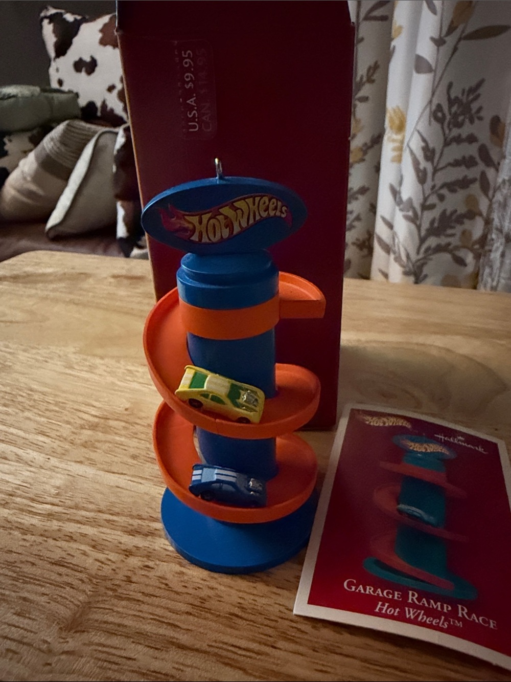 2004 Hallmark Keepsake Hot Wheels Orange and Blue Garage Ramp Ornament